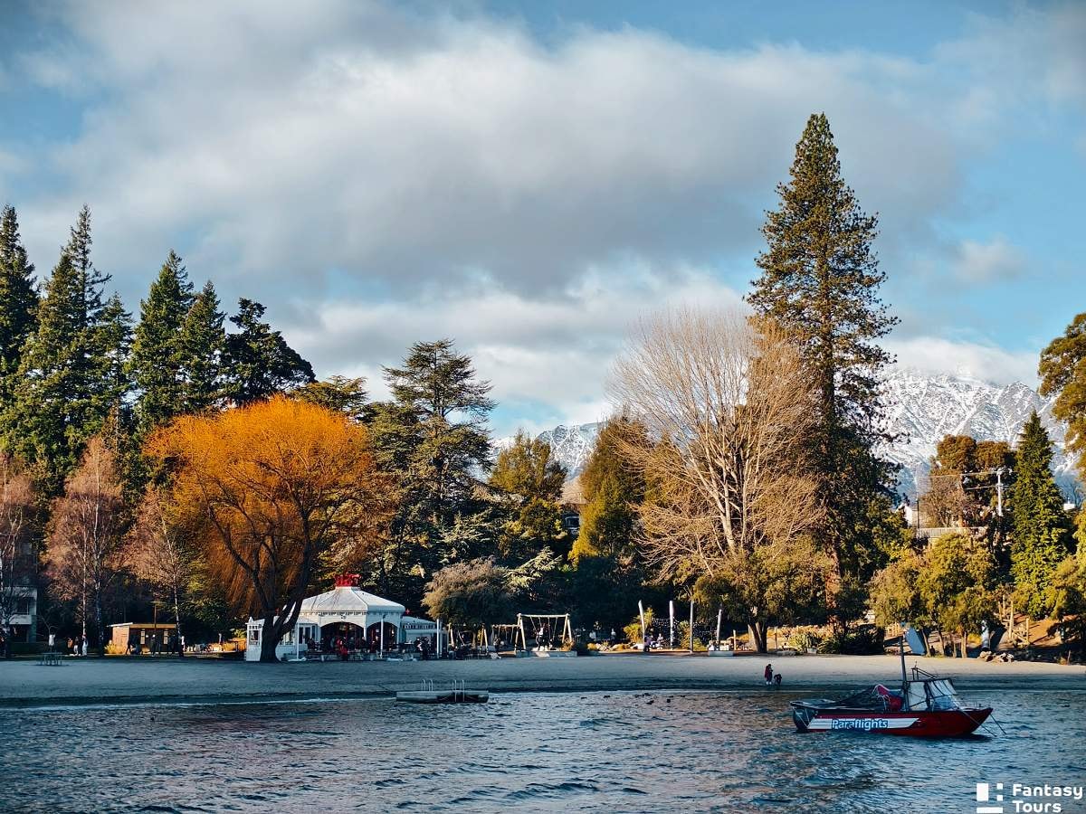 瓦卡蒂普湖Lake Wakatipu