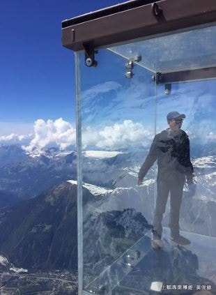 創意瑞士海蒂村伯尼納冰河黃金列車薩斯菲土撥鼠天空步道安希湖三大名峰12天